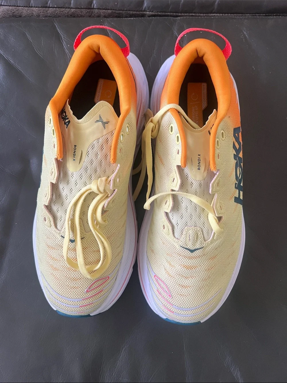 Men’s HOKA Bondi X size 9D.  Only worn twice! Near new condition!